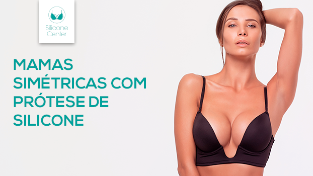Mamas simétricas com prótese de silicone