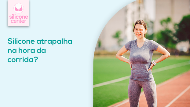 Mulher parada com as mãos na cintura, usando uma roupa de fazer atividade física